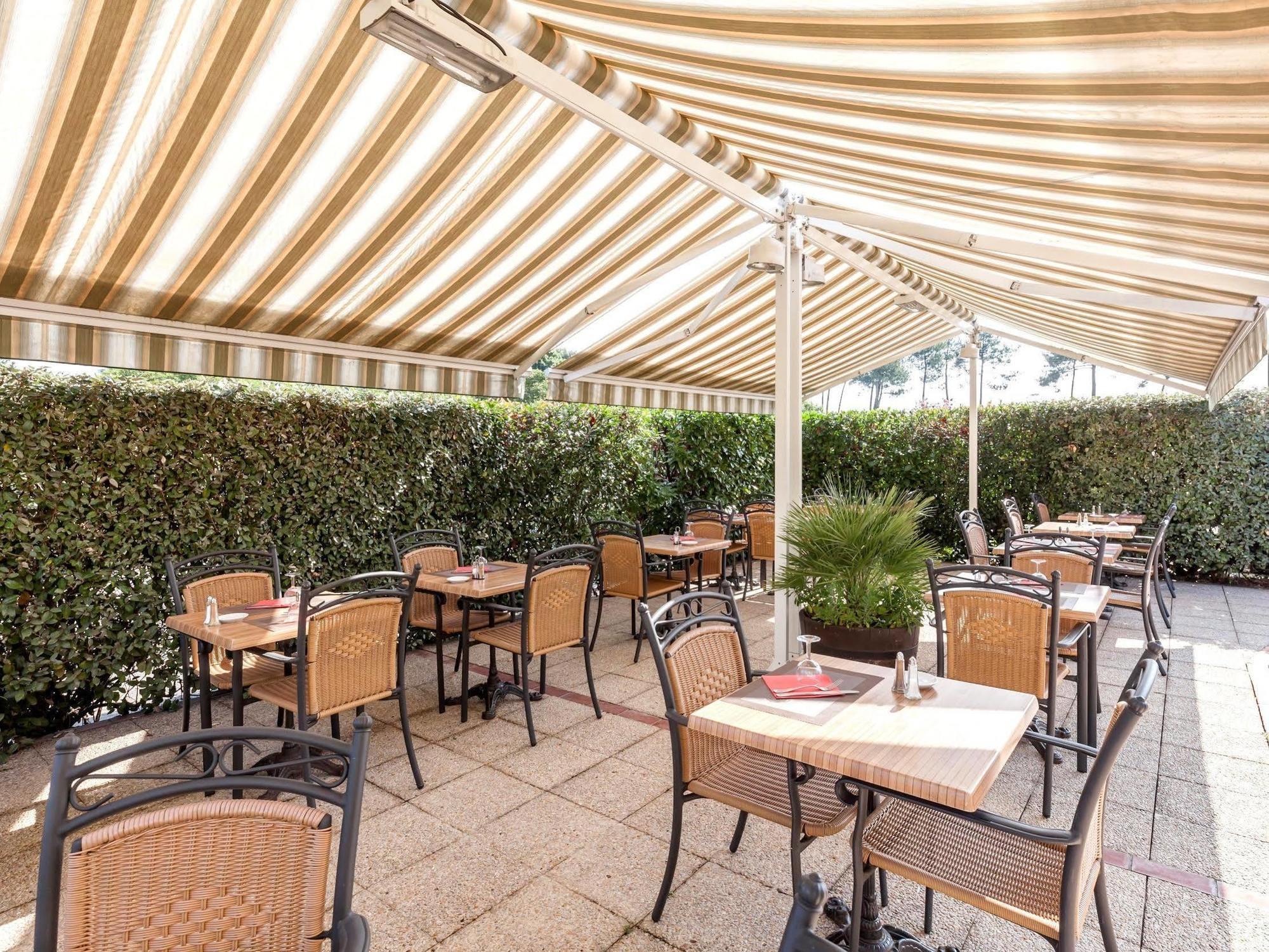 Logis Hotel Horus Restaurant Les Bruyeres Toulenne Ngoại thất bức ảnh